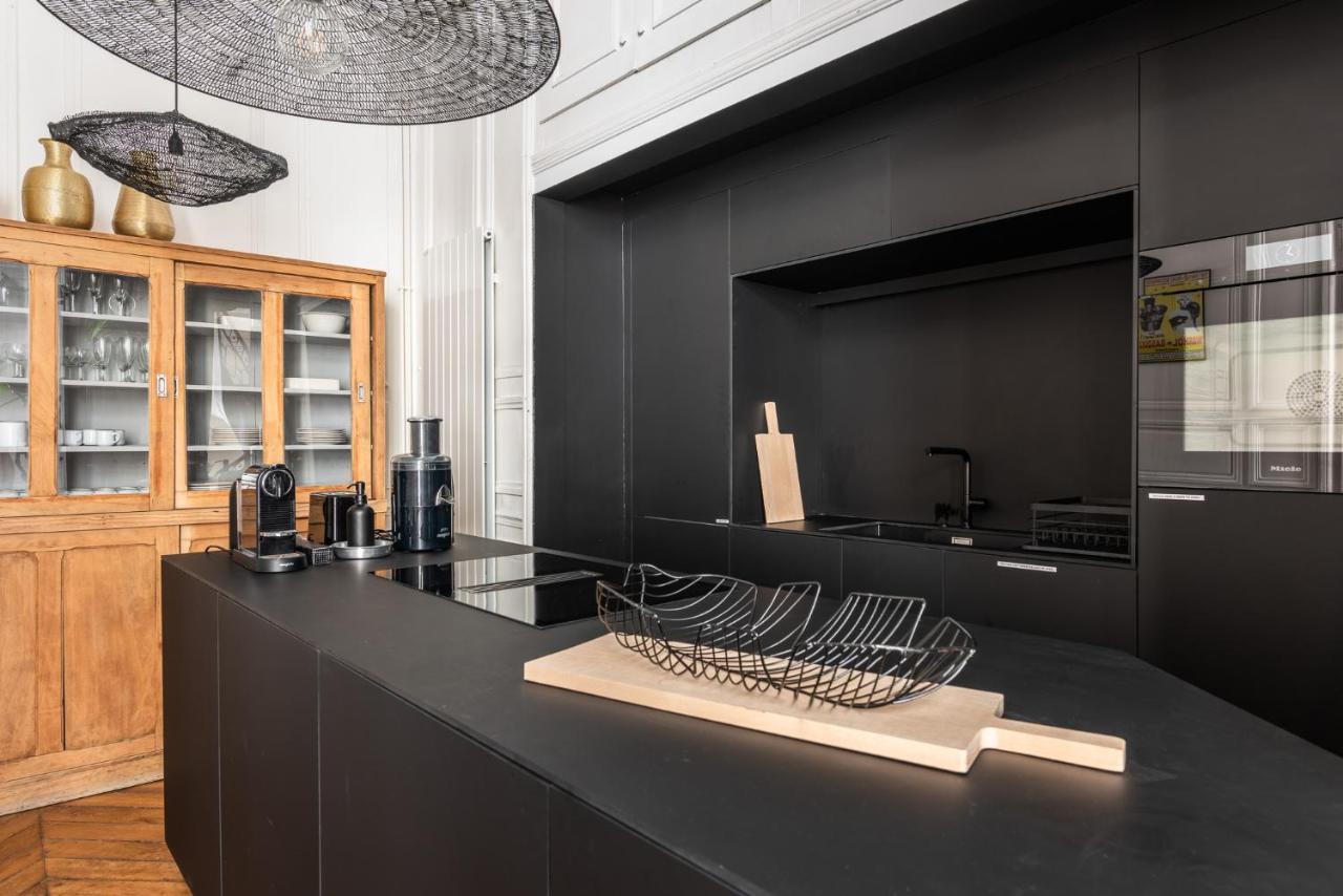 Outstanding Parisian Flat In Heart Of Paris Center Apartment Luaran gambar