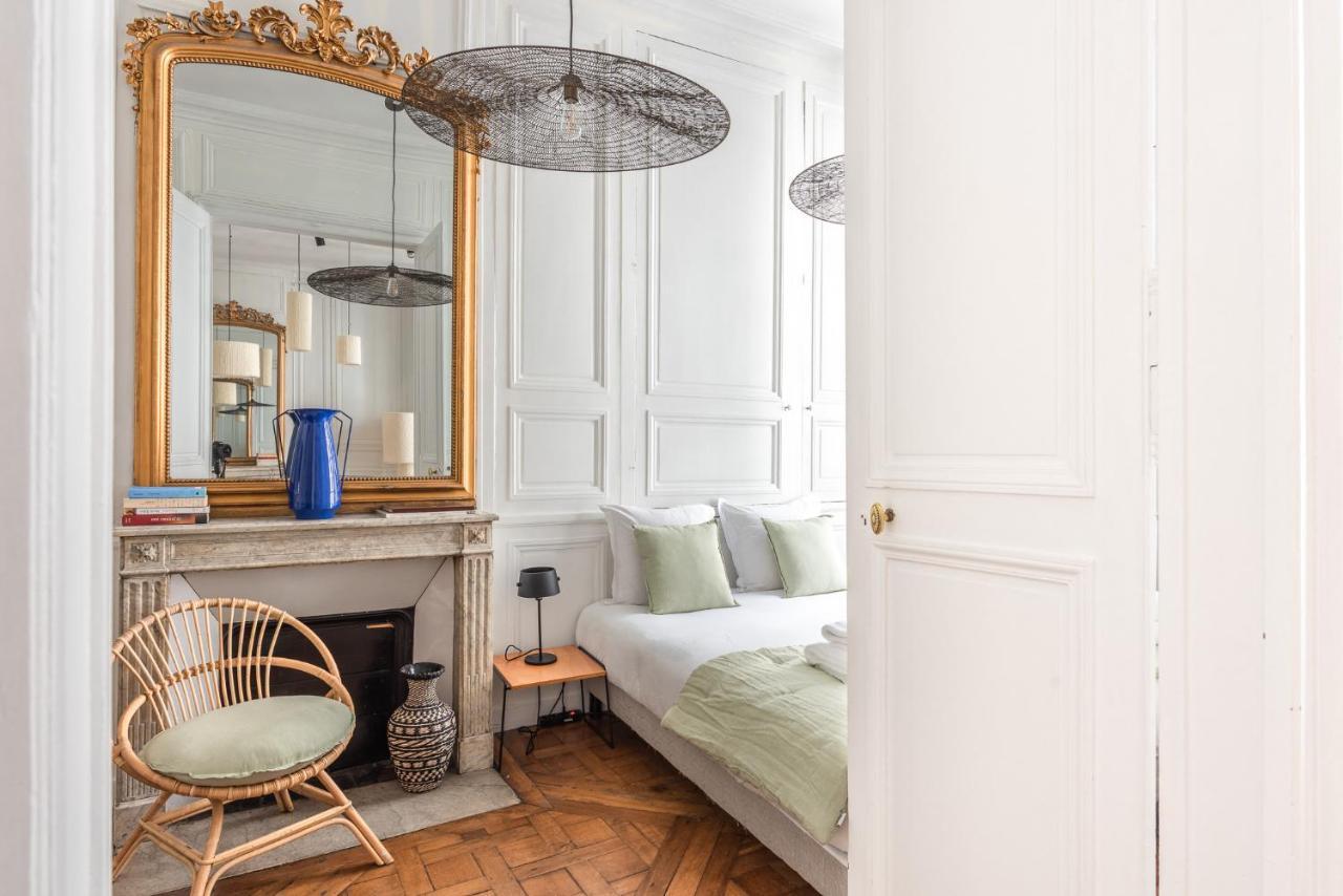 Outstanding Parisian Flat In Heart Of Paris Center Apartment Luaran gambar
