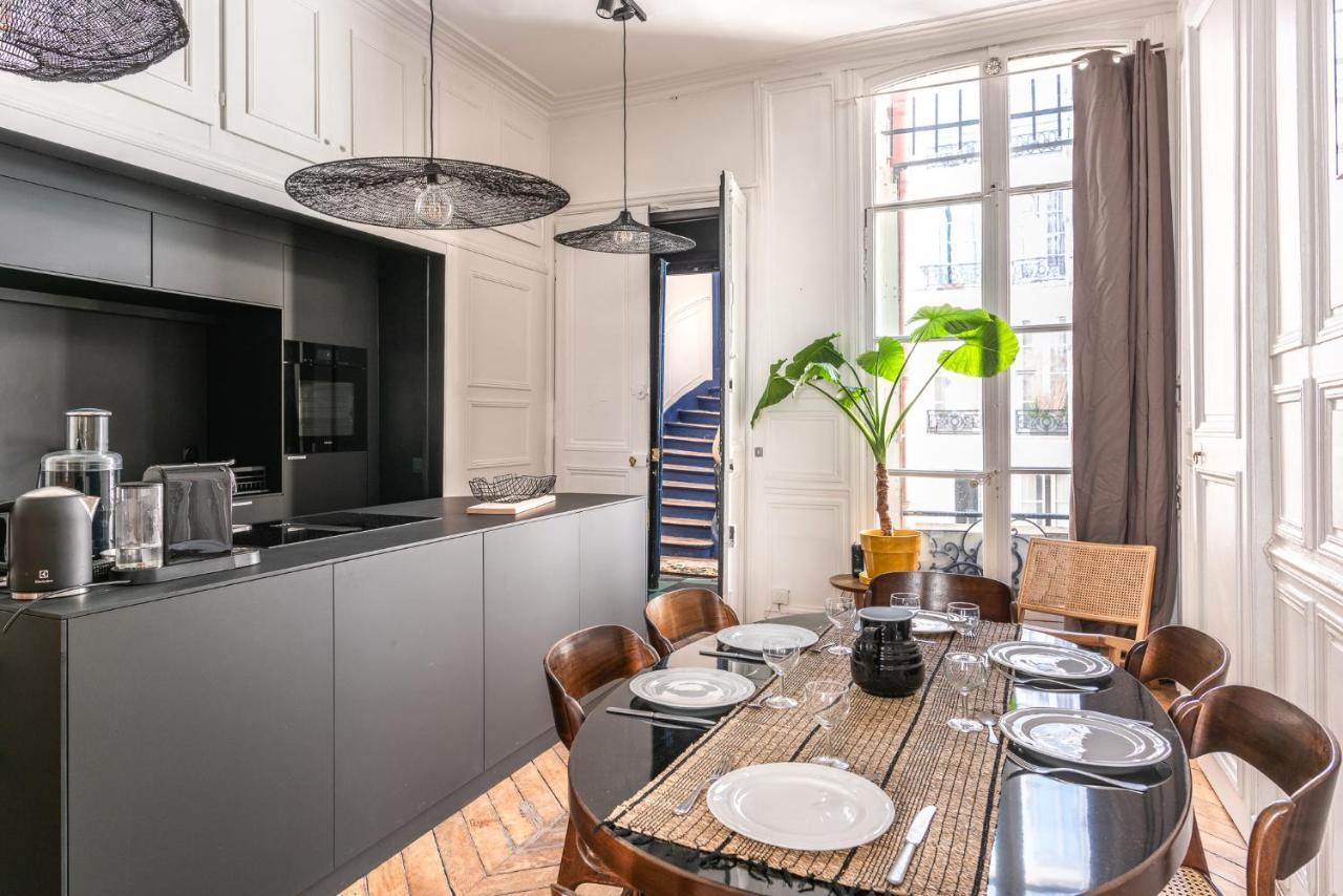 Outstanding Parisian Flat In Heart Of Paris Center Apartment Luaran gambar