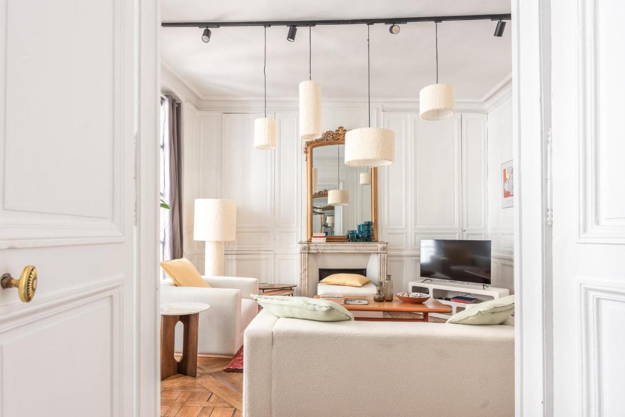 Outstanding Parisian Flat In Heart Of Paris Center Apartment Luaran gambar