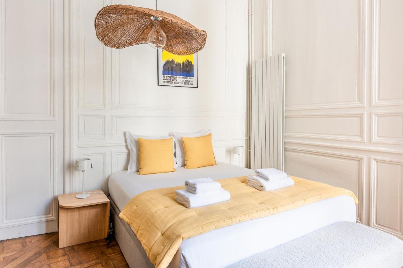 Outstanding Parisian Flat In Heart Of Paris Center Apartment Luaran gambar