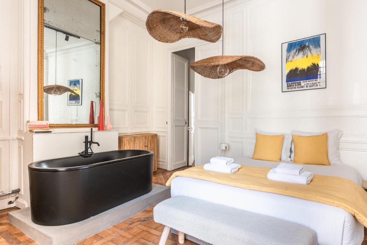 Outstanding Parisian Flat In Heart Of Paris Center Apartment Luaran gambar